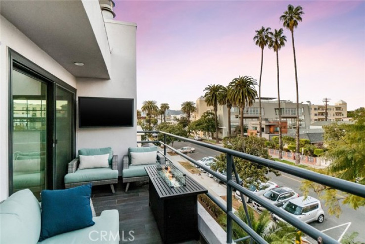 2 Bed Home for Sale in Santa Monica, California