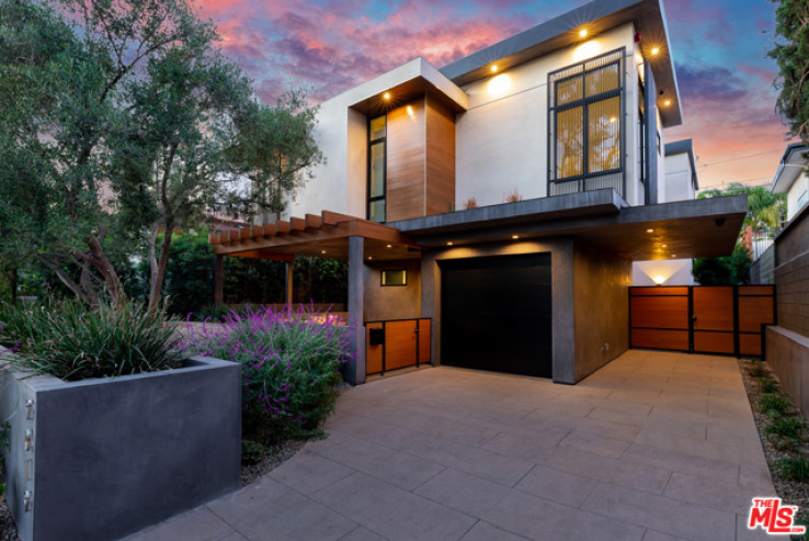 Residential Home in West Hollywood Vicinity