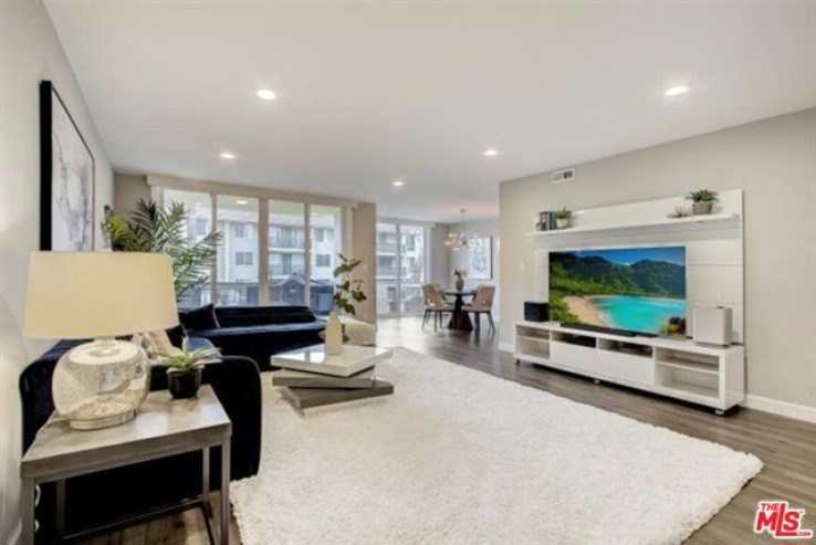 2 Bed Home for Sale in Los Angeles, California