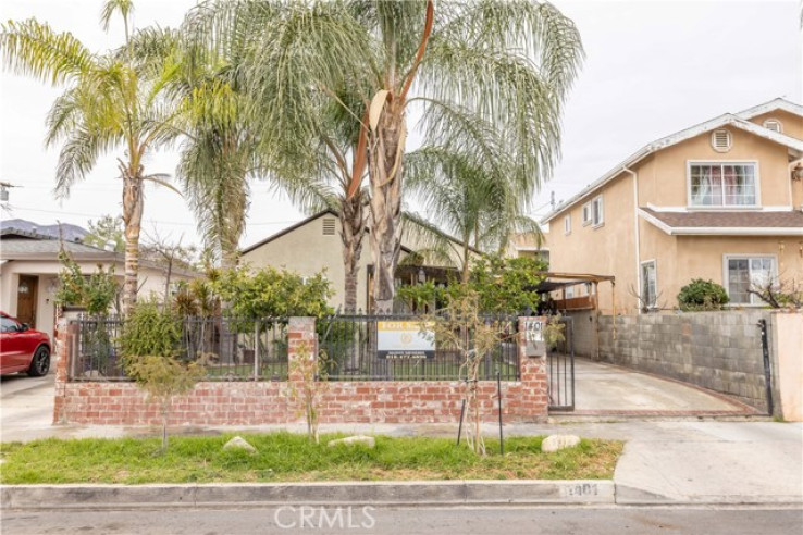 Residential Home in San Fernando