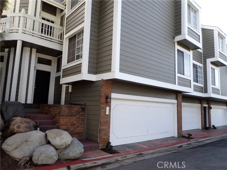 1 Bed Home for Sale in Costa Mesa, California