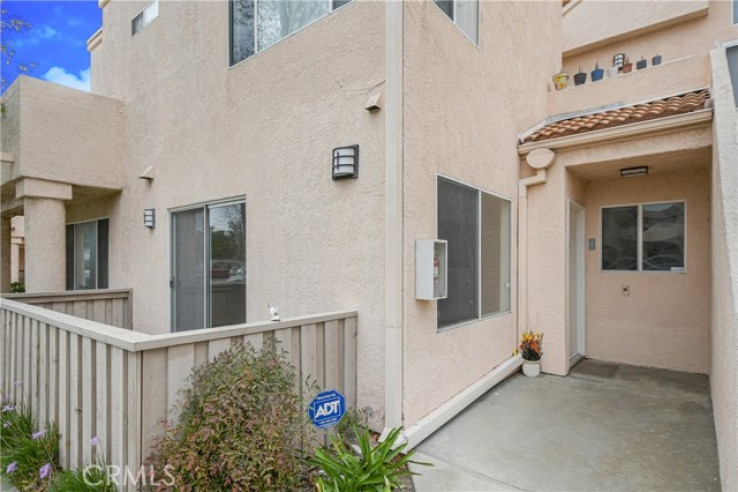 2 Bed Home for Sale in Newhall, California