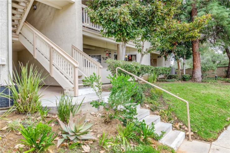 2 Bed Home for Sale in Oak Park, California