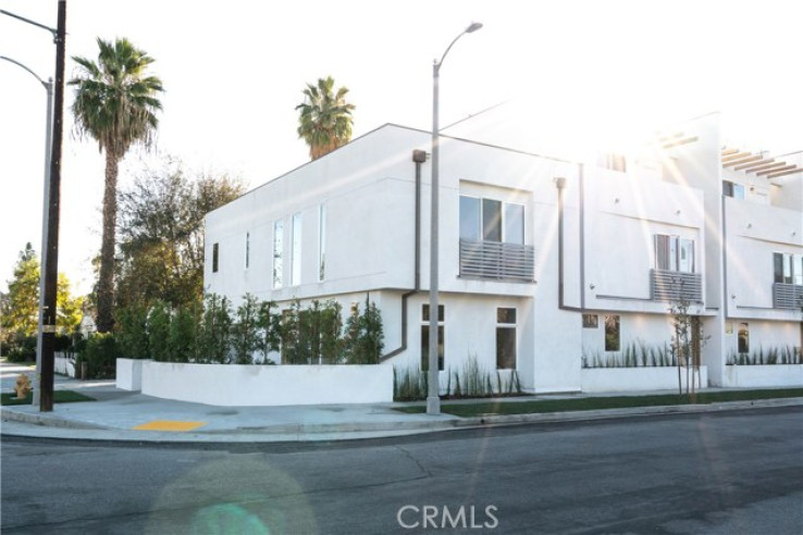 Residential Home in North Hollywood