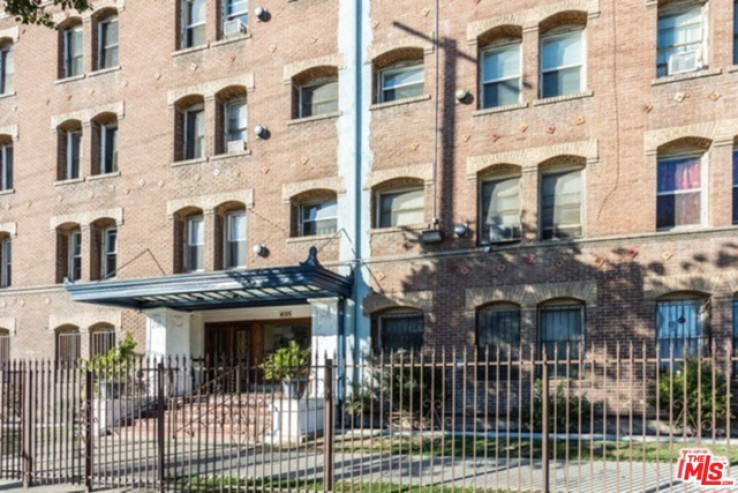 1 Bed Home for Sale in Los Angeles, California