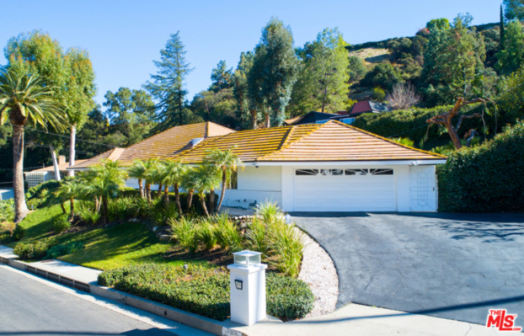 3 Bed Home for Sale in Encino, California