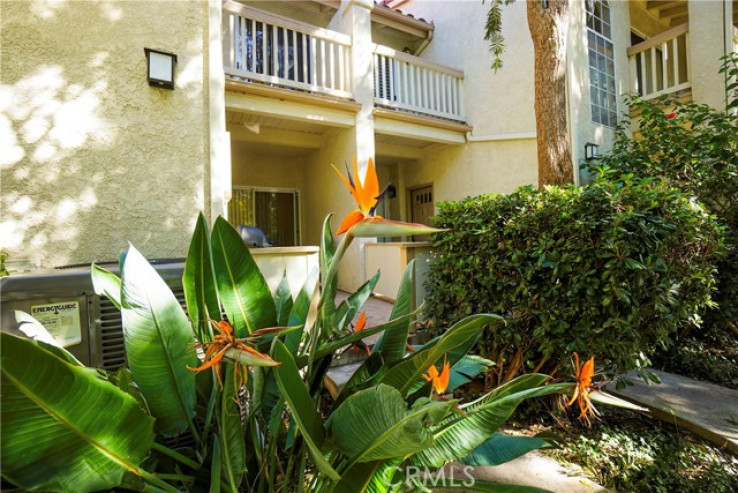 2 Bed Home for Sale in Oak Park, California