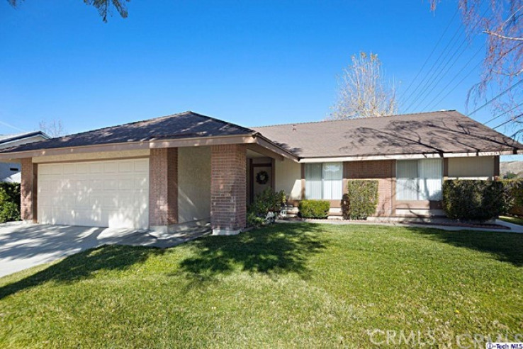 4 Bed Home for Sale in Saugus, California