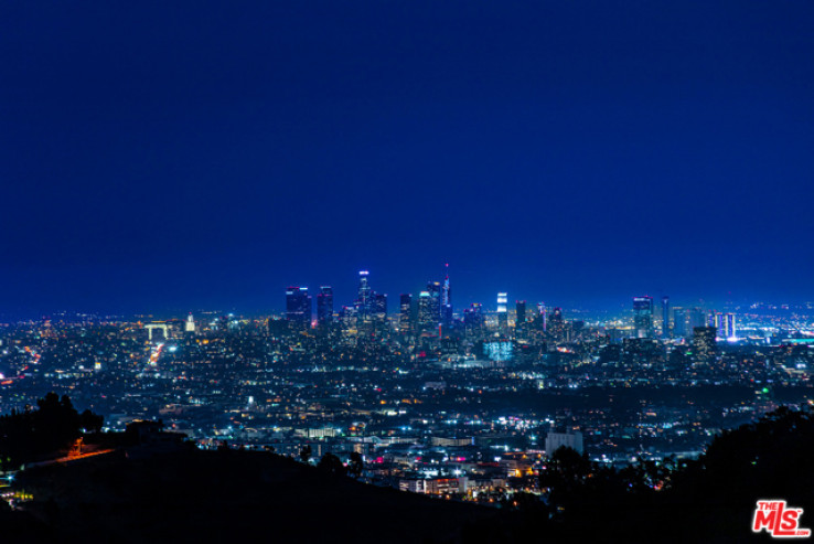 Residential Home in Sunset Strip - Hollywood Hills West
