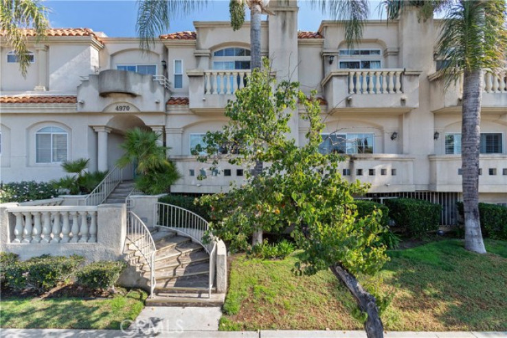 2 Bed Home for Sale in Sherman Oaks, California