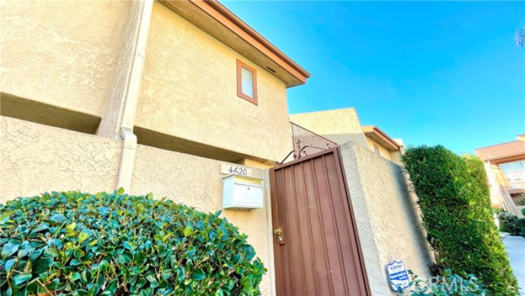 3 Bed Home for Sale in Hawthorne, California