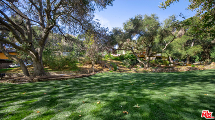 6 Bed Home for Sale in Calabasas, California
