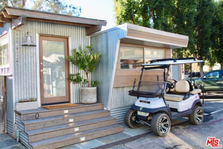 Residential Home in Malibu Beach