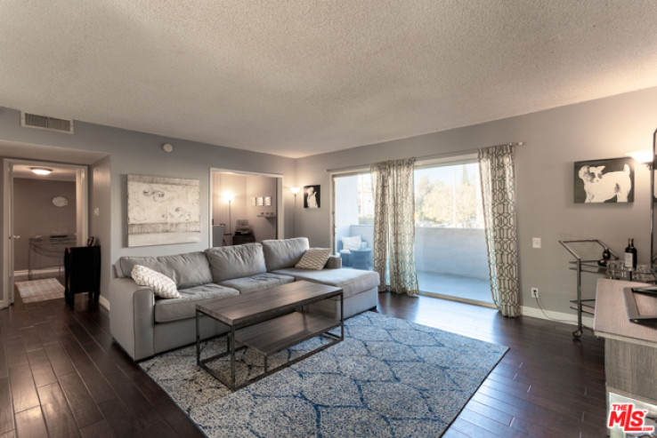 2 Bed Home for Sale in Sherman Oaks, California