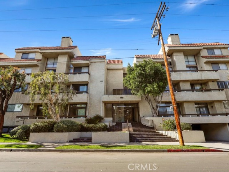 Residential Home in Encino