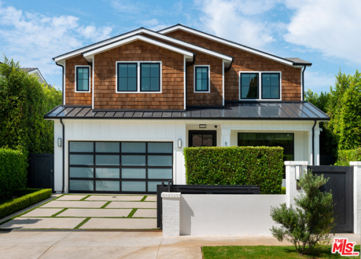 Residential Home in Pacific Palisades
