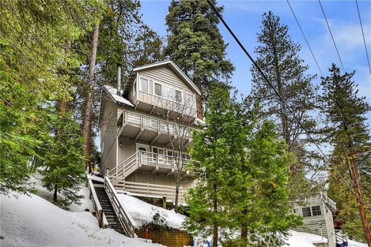 4 Bed Home for Sale in Lake Arrowhead, California