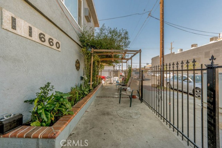  Income Home for Sale in North Hollywood, California