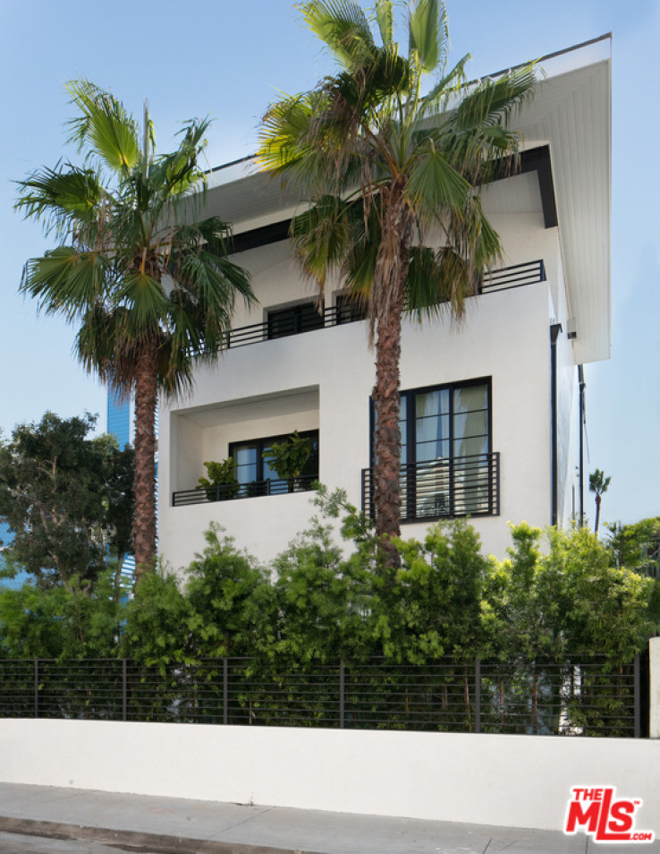 4 Bed Home for Sale in Marina del Rey, California