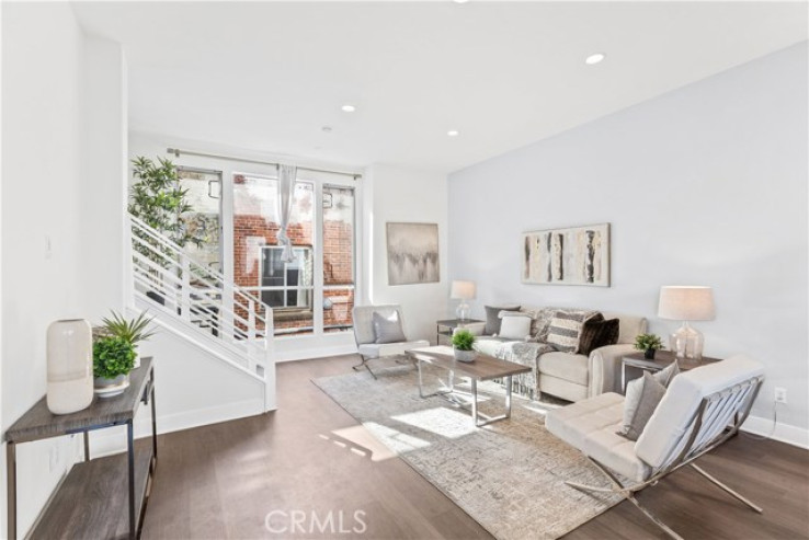 Residential Home in Silver Lake