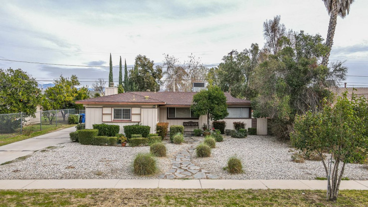 Residential Home in Granada Hills