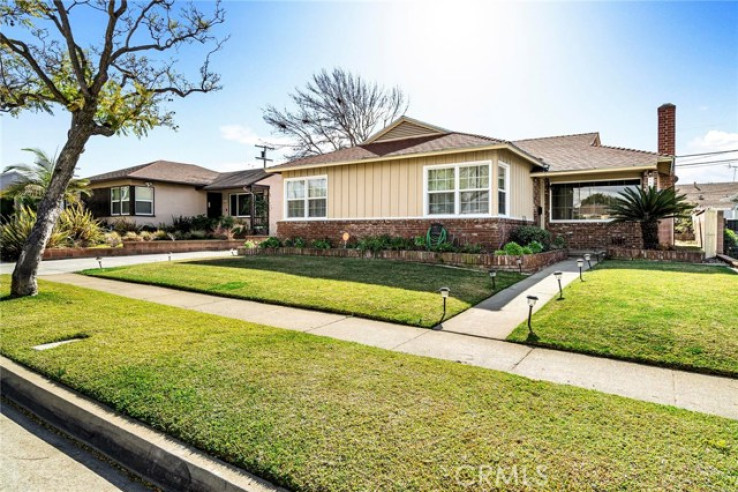 3 Bed Home for Sale in Hawthorne, California
