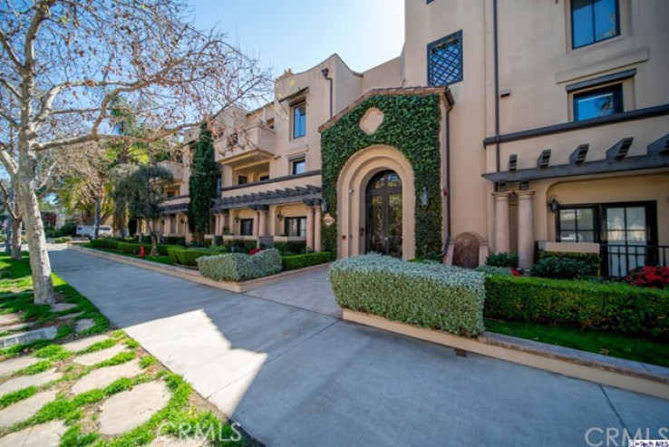 2 Bed Home for Sale in Studio City, California