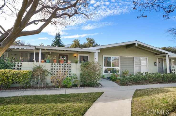 2 Bed Home for Sale in Newhall, California