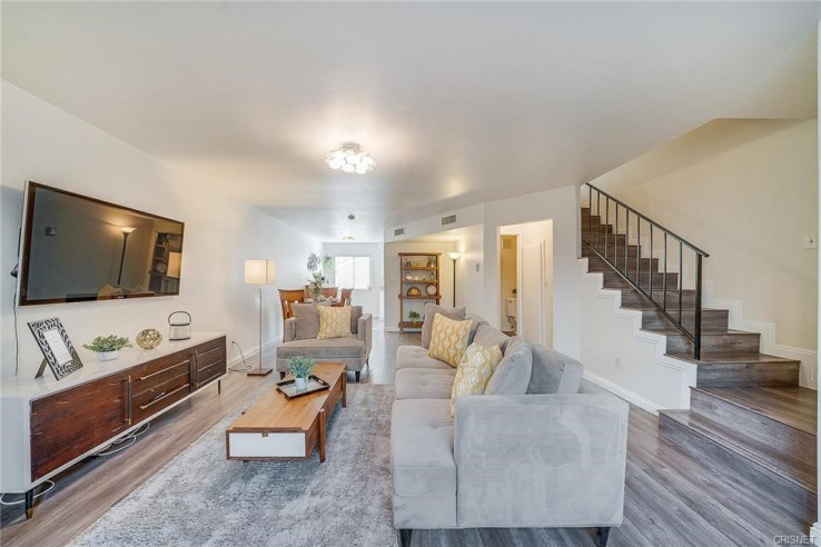 2 Bed Home for Sale in Studio City, California