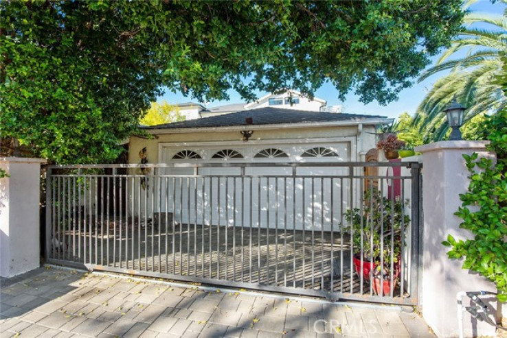 3 Bed Home for Sale in Encino, California
