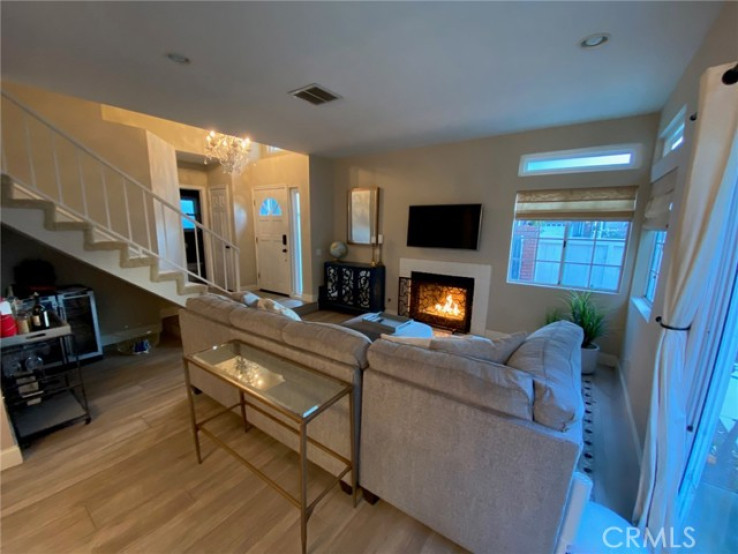 Residential Home in East Costa Mesa