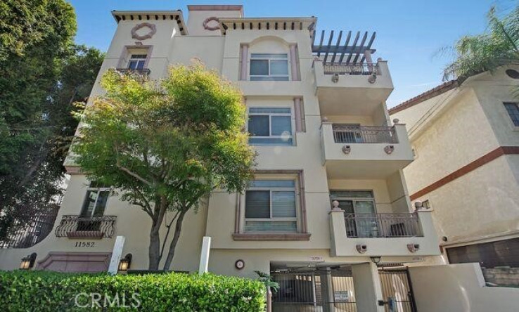 3 Bed Home for Sale in Studio City, California