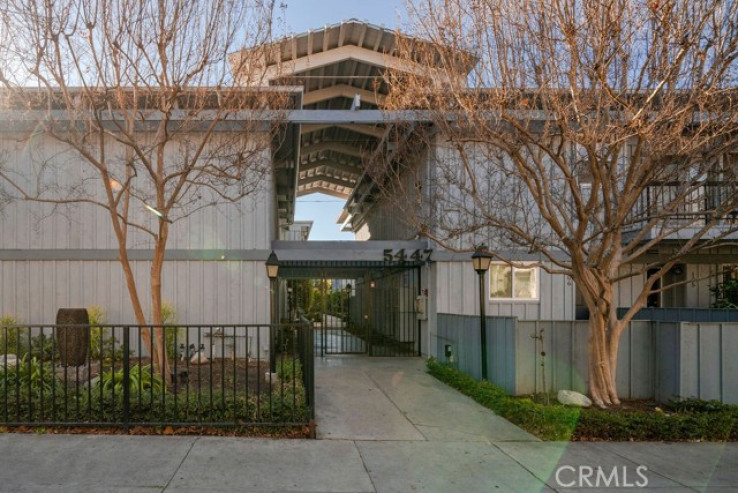 Residential Home in Encino