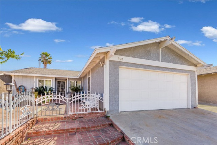 4 Bed Home for Sale in Canyon Country, California