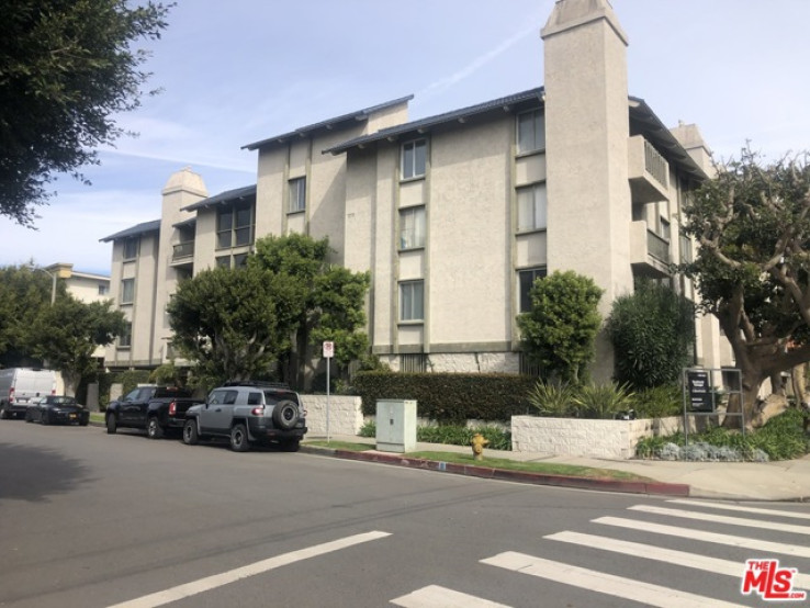 Residential Home in Playa Del Rey