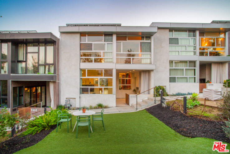 3 Bed Home for Sale in Los Angeles, California