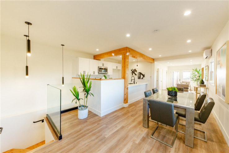 4 Bed Home for Sale in Los Angeles, California
