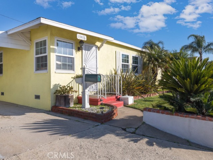 2 Bed Home for Sale in Hawthorne, California