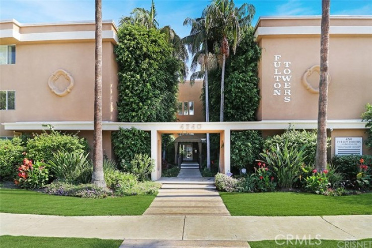 1 Bed Home for Sale in Studio City, California