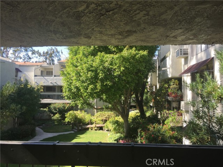 2 Bed Home for Sale in Culver City, California