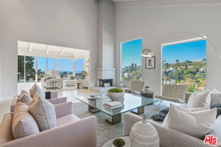 5 Bed Home for Sale in Santa Monica, California