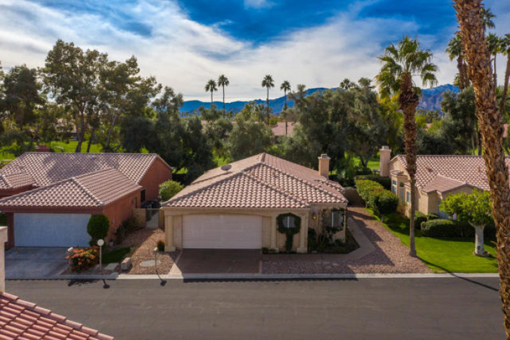 Residential Home in East Palm Desert