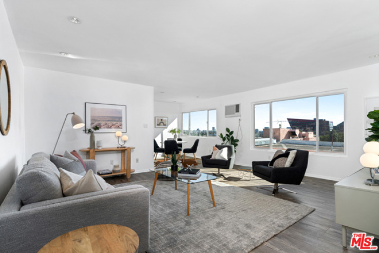 Residential Home in West Hollywood Vicinity
