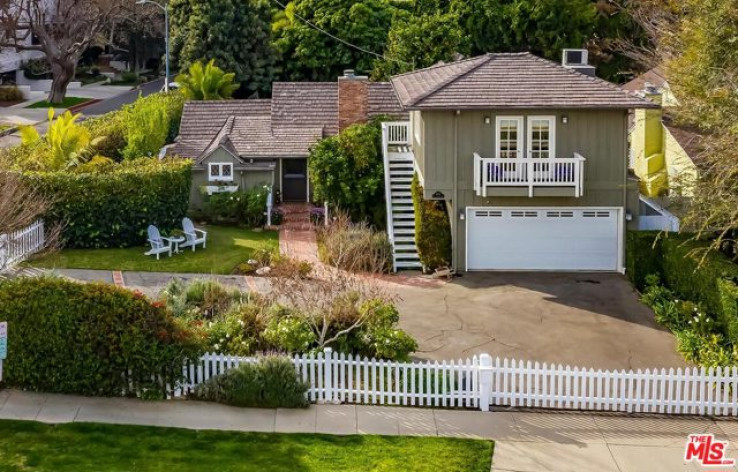 Residential Home in Sherman Oaks