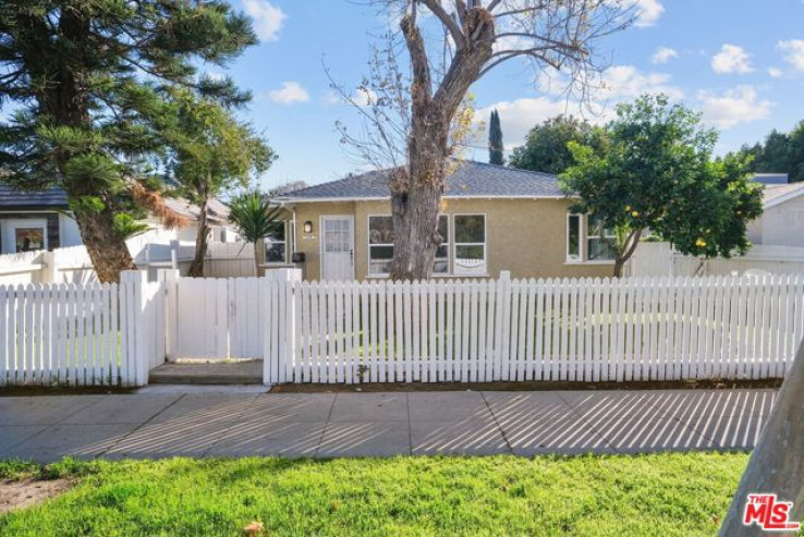 2 Bed Home for Sale in Sherman Oaks, California