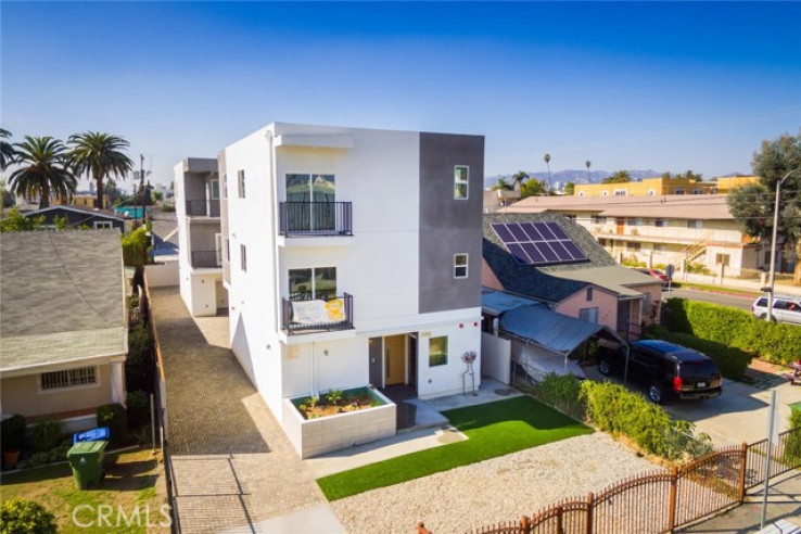  Income Home for Sale in Los Angeles, California