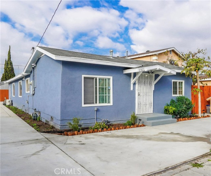 Residential Home in Compton N of Rosecrans, E of Central