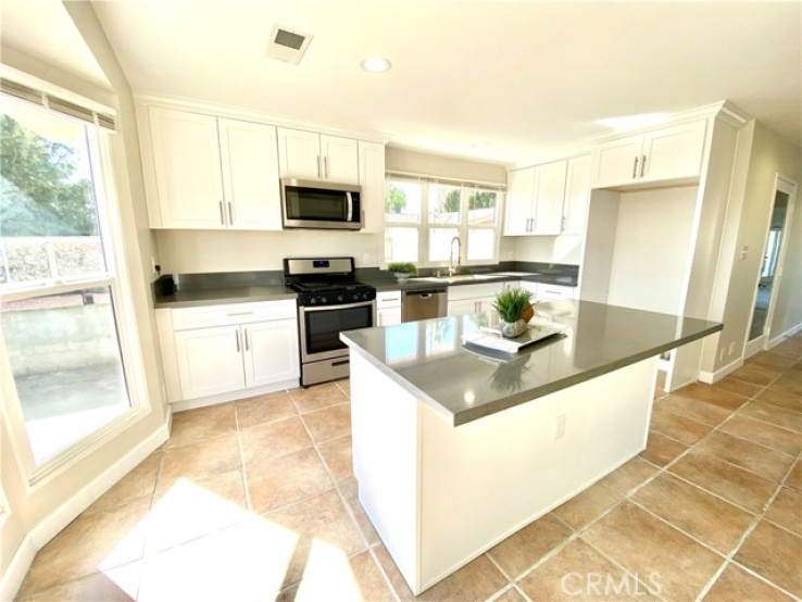 3 Bed Home for Sale in Sun Valley, California