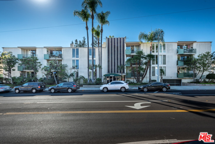 1 Bed Home for Sale in Toluca Lake, California