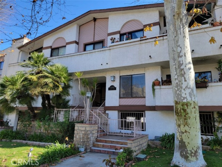 1 Bed Home for Sale in Studio City, California